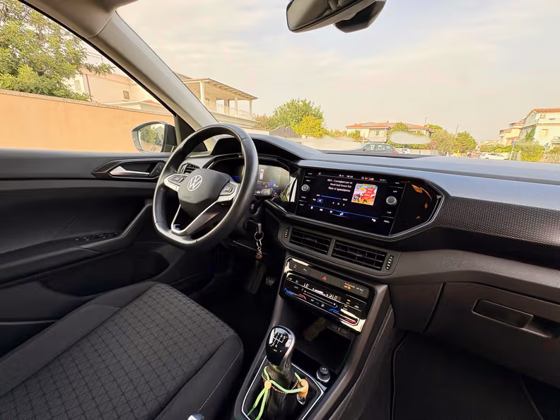Volkswagen T-Cross - 25