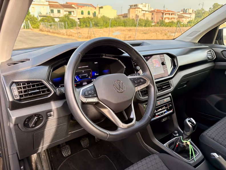 Volkswagen T-Cross - 21