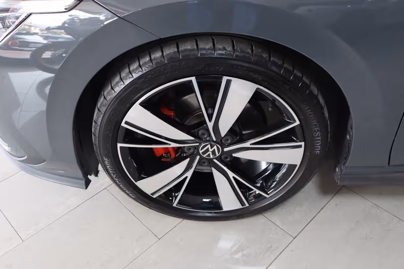 Volkswagen Golf - 7