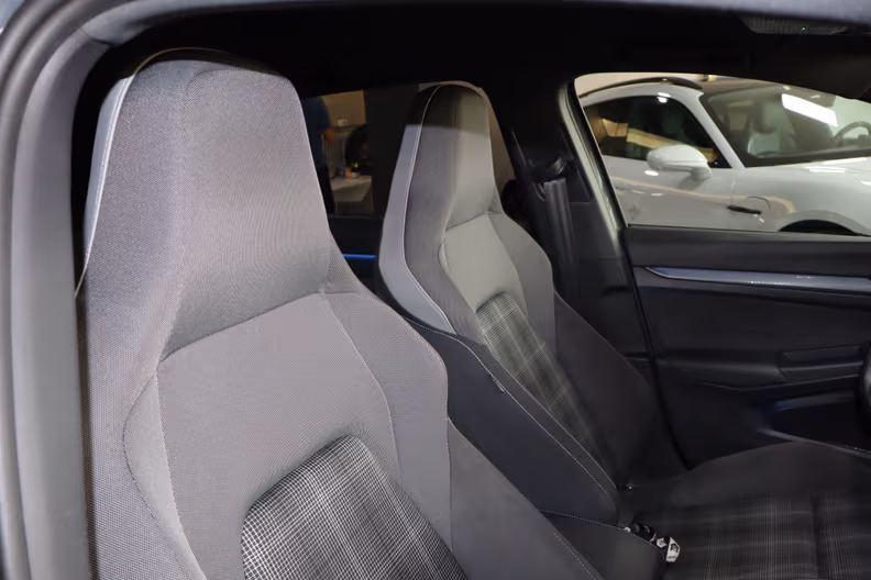 Volkswagen Golf - 23