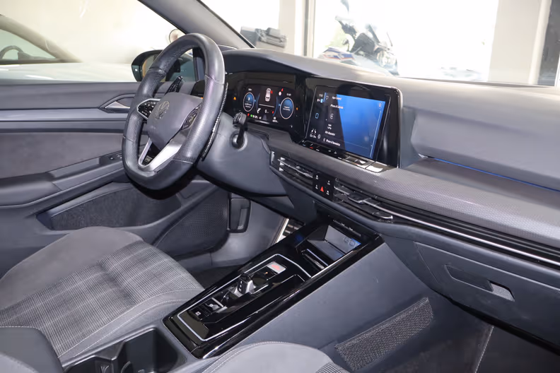 Volkswagen Golf - 10