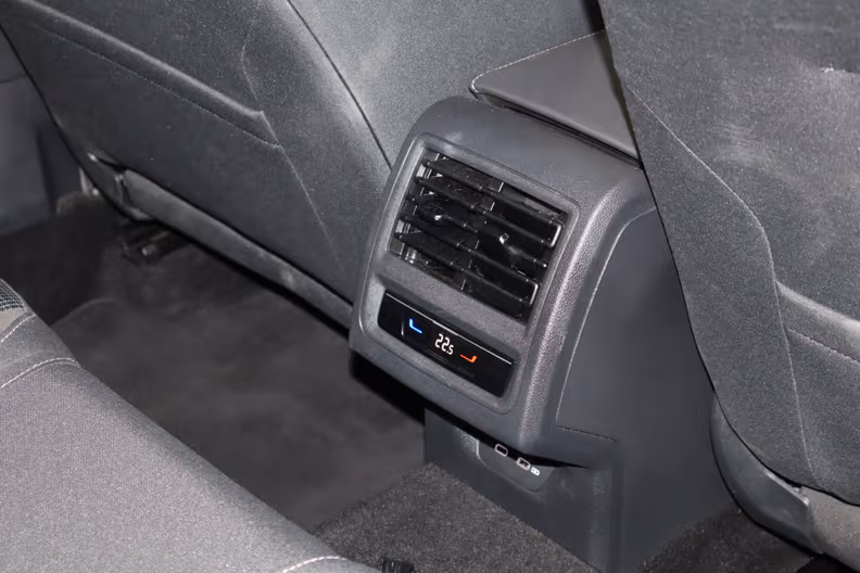 Volkswagen Golf - 18