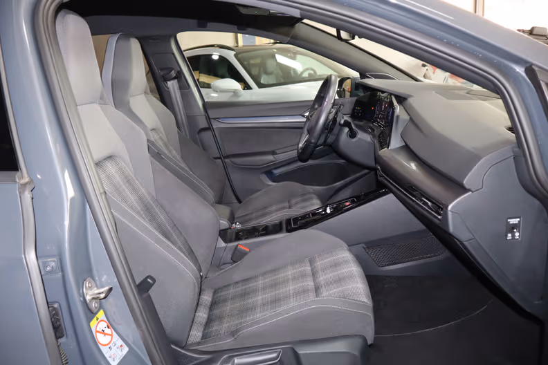 Volkswagen Golf - 16