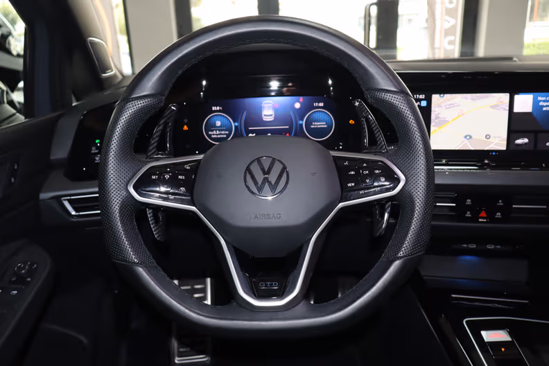 Volkswagen Golf - 11
