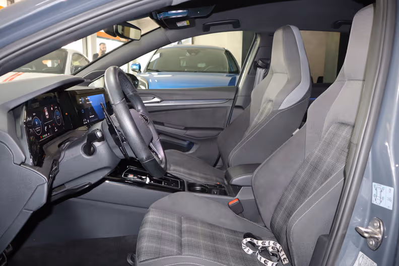 Volkswagen Golf - 9