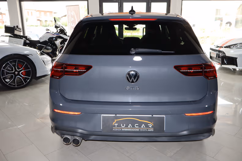 Volkswagen Golf - 5