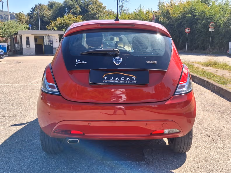 Lancia Ypsilon - 5