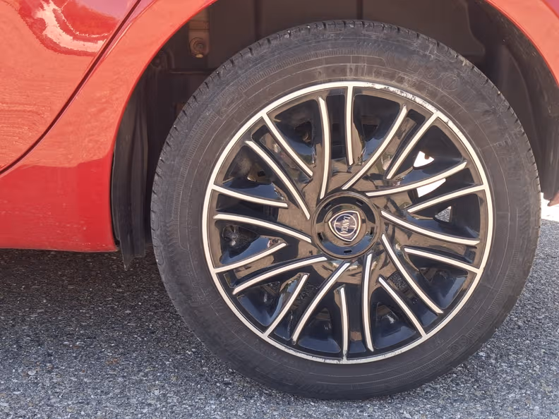 Lancia Ypsilon - 7