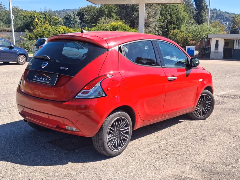 Lancia Ypsilon - 4