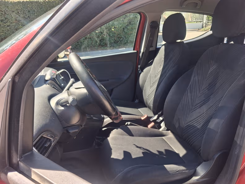 Lancia Ypsilon - 14