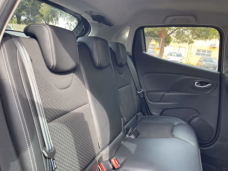 Renault Clio - 32