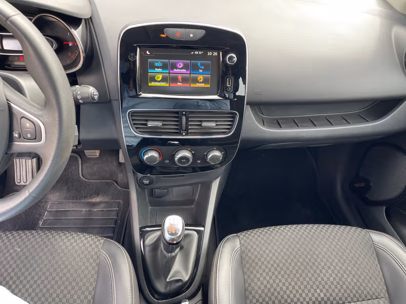 Renault Clio - 17