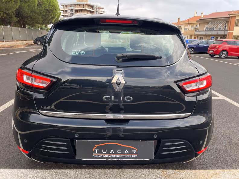 Renault Clio - 41
