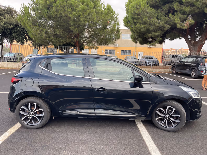 Renault Clio - 40