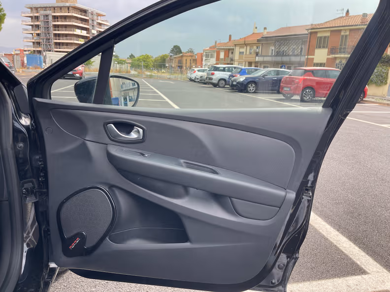 Renault Clio - 33