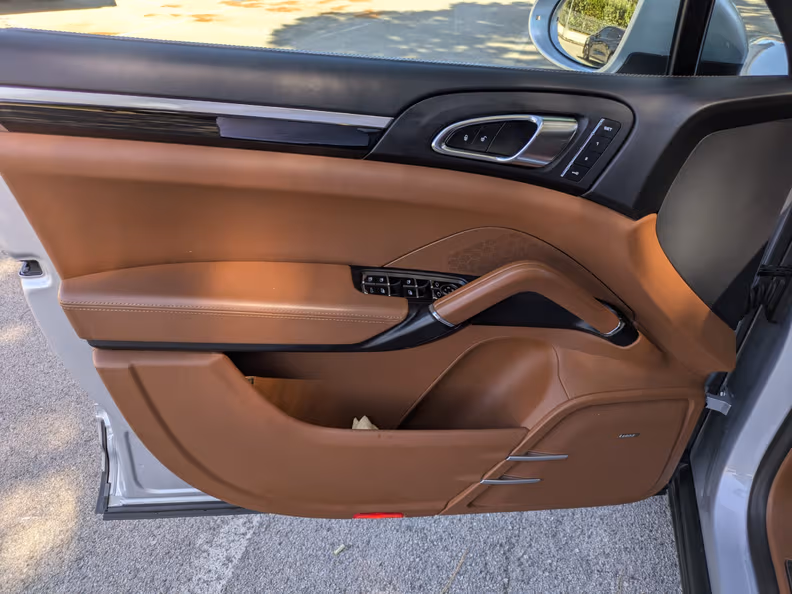 Porsche Cayenne - 36
