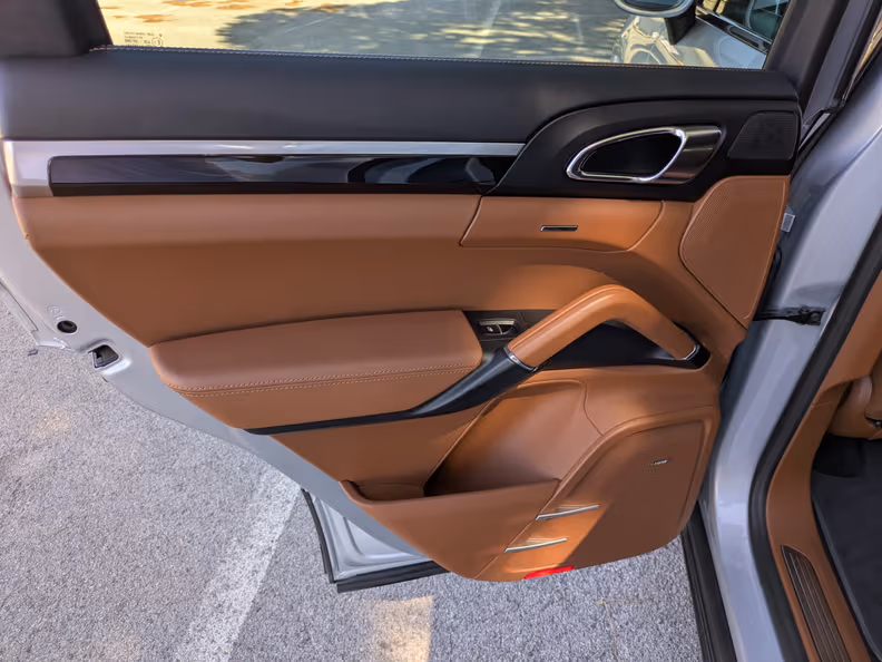 Porsche Cayenne - 18