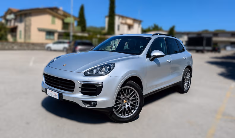 Porsche Cayenne - 1