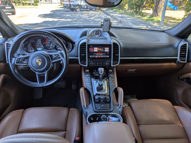 Porsche Cayenne - 15