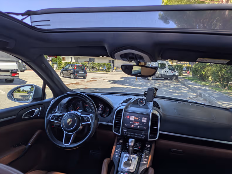 Porsche Cayenne - 46