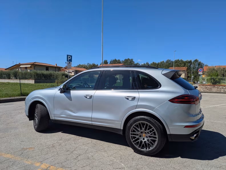 Porsche Cayenne - 8