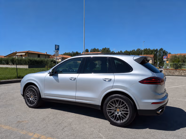 Porsche Cayenne - 12