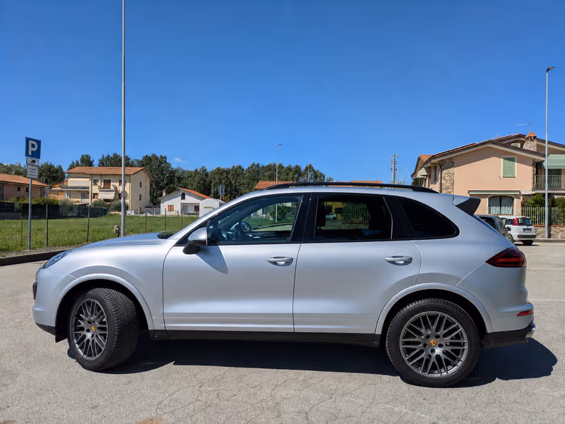 Porsche Cayenne - 9