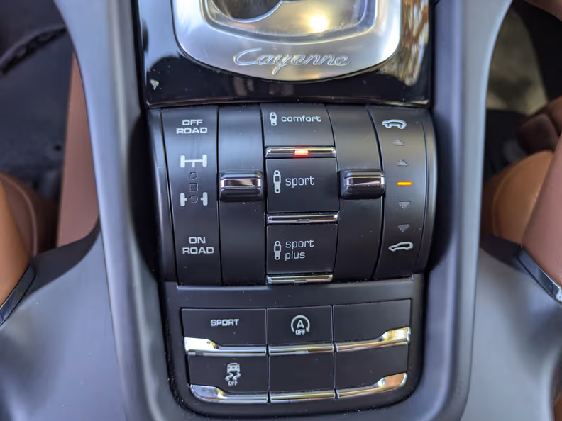 Porsche Cayenne - 71