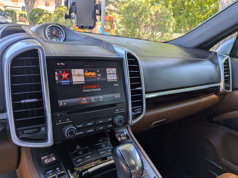 Porsche Cayenne - 69