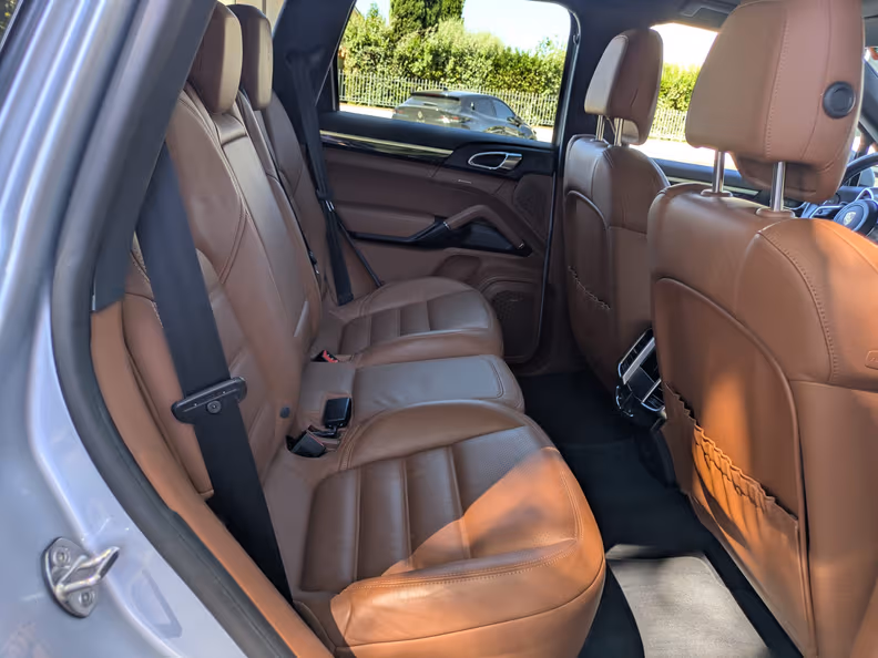 Porsche Cayenne - 32
