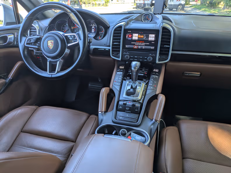 Porsche Cayenne - 55