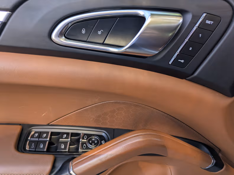 Porsche Cayenne - 67