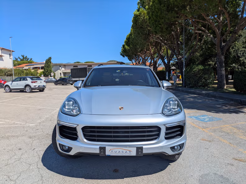 Porsche Cayenne - 4