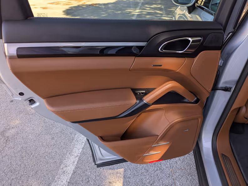 Porsche Cayenne - 51