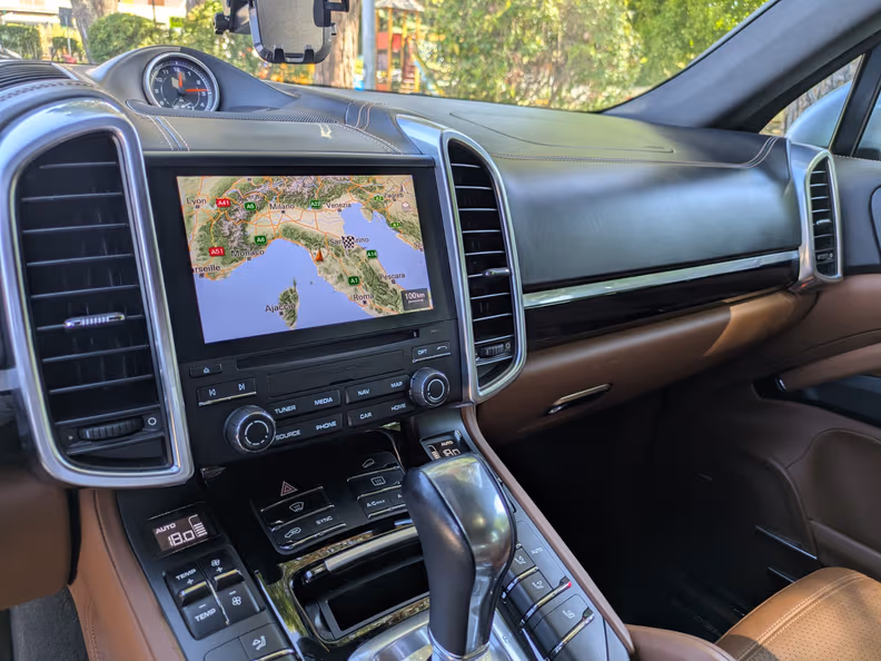 Porsche Cayenne - 73