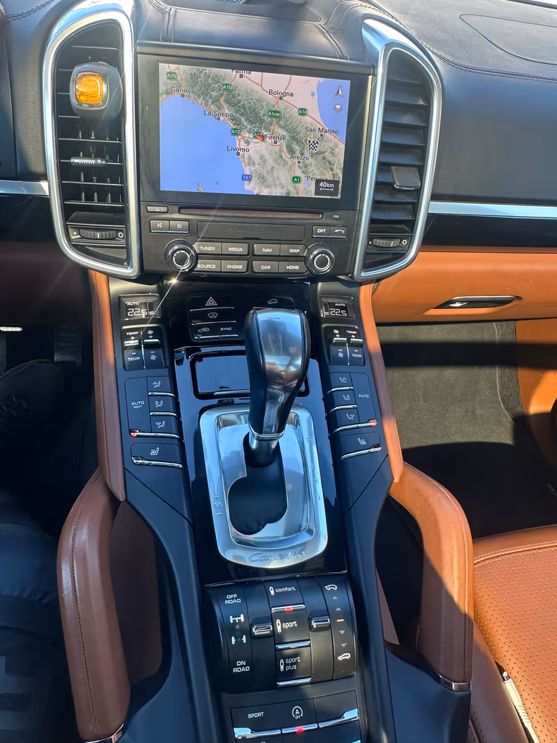 Porsche Cayenne - 13