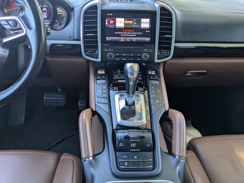 Porsche Cayenne - 61