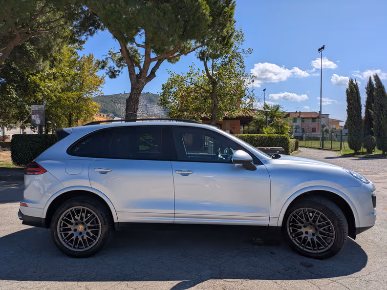 Porsche Cayenne - 10