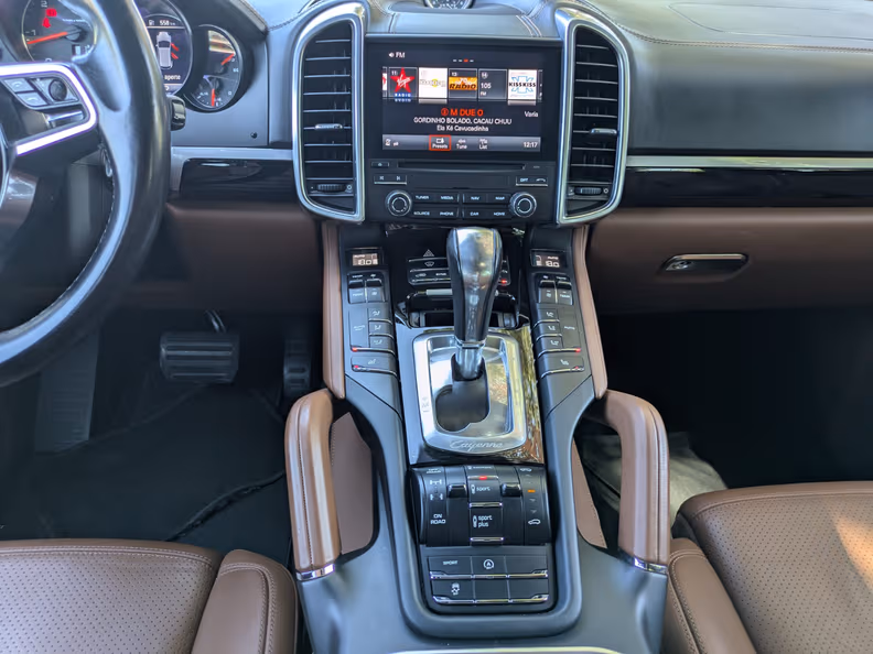 Porsche Cayenne - 37