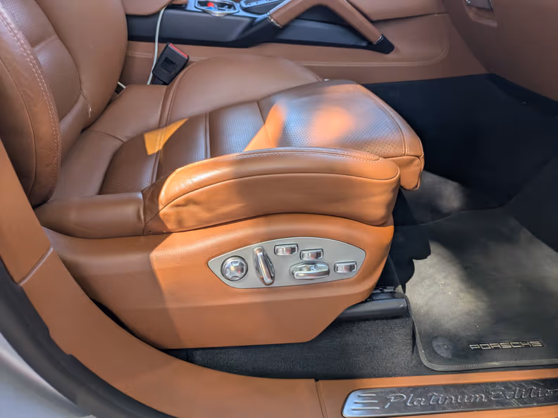 Porsche Cayenne - 39