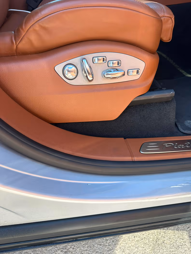 Porsche Cayenne - 43