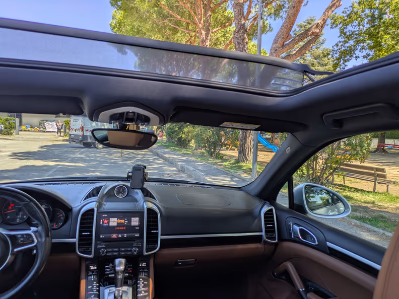 Porsche Cayenne - 50