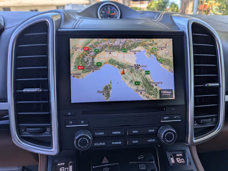 Porsche Cayenne - 42