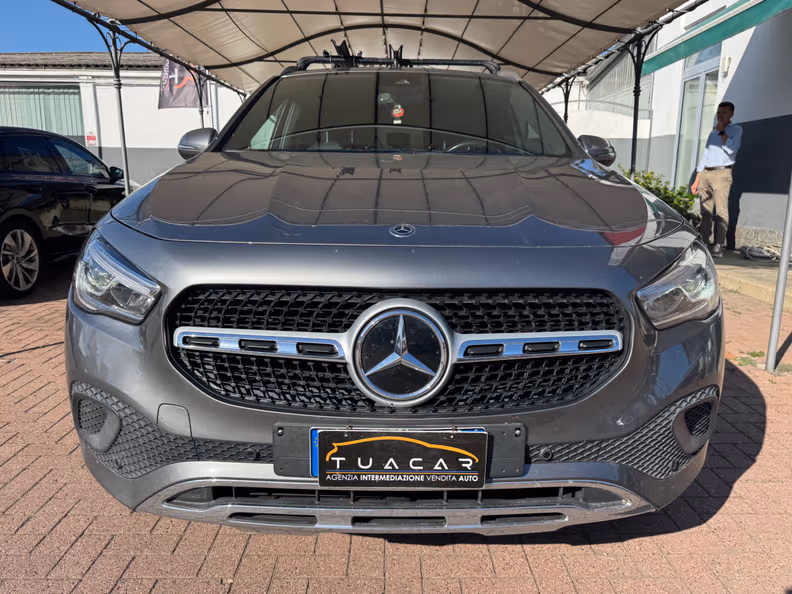 Mercedes-Benz GLA - 2