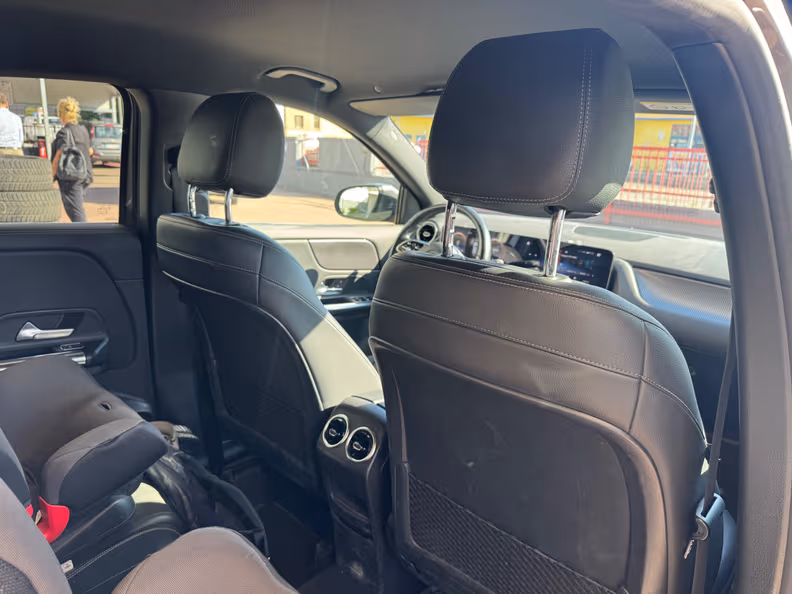 Mercedes-Benz GLA - 27