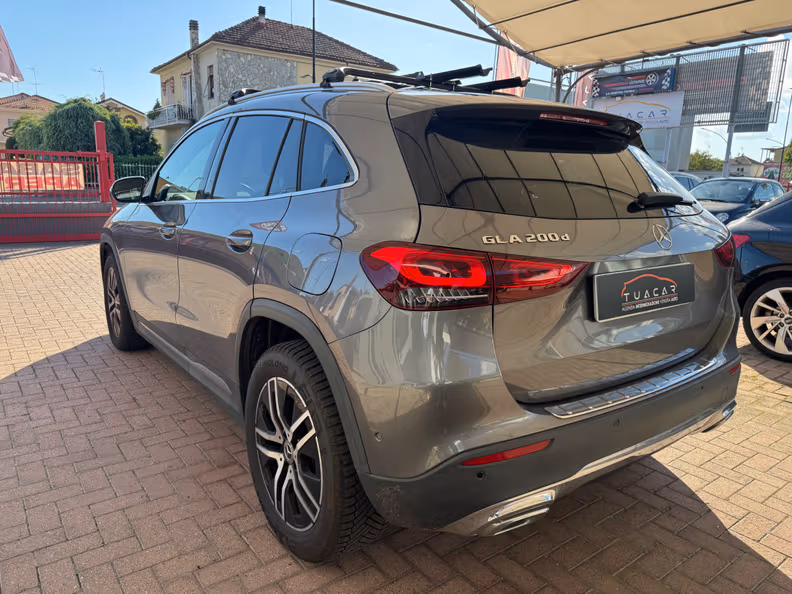 Mercedes-Benz GLA - 6